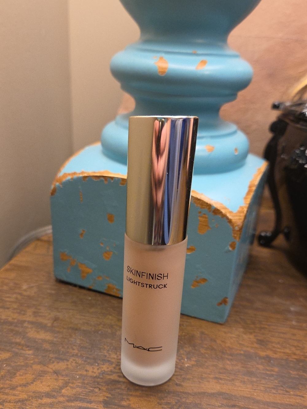 MAC Cosmetics Skinfinish Lightstruck Liquid Highlighter — Champagne Beige